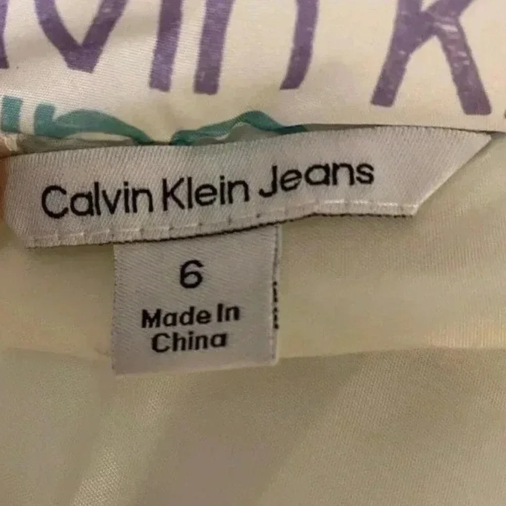 Calvin Klein Jeans‎ Kids Rainbow Logo Puffer Vest White Size 6